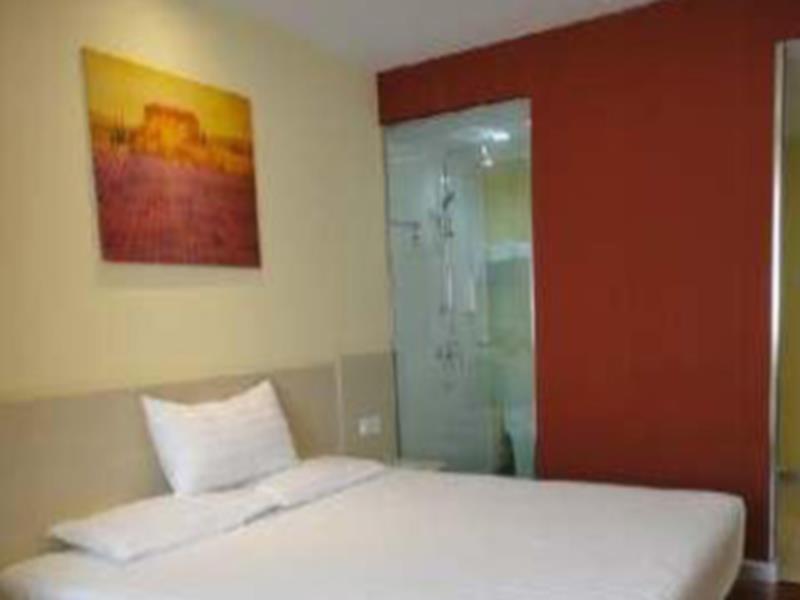 Hanting Hotel Yibin Zhongshan Street المظهر الخارجي الصورة
