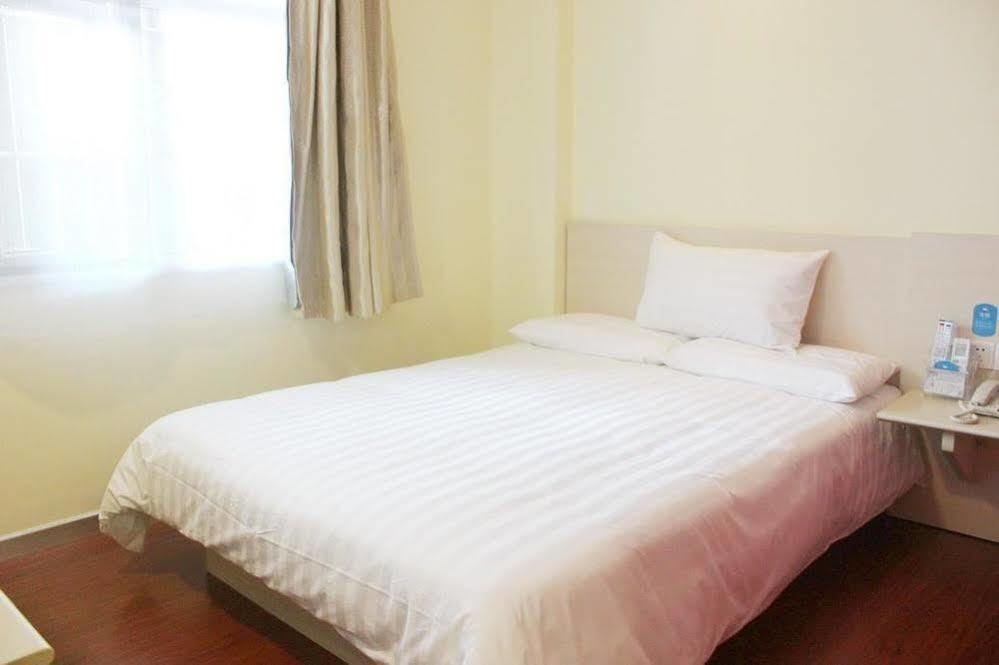 Hanting Hotel Yibin Zhongshan Street المظهر الخارجي الصورة