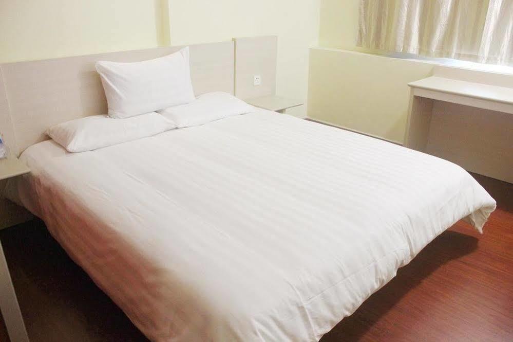 Hanting Hotel Yibin Zhongshan Street المظهر الخارجي الصورة